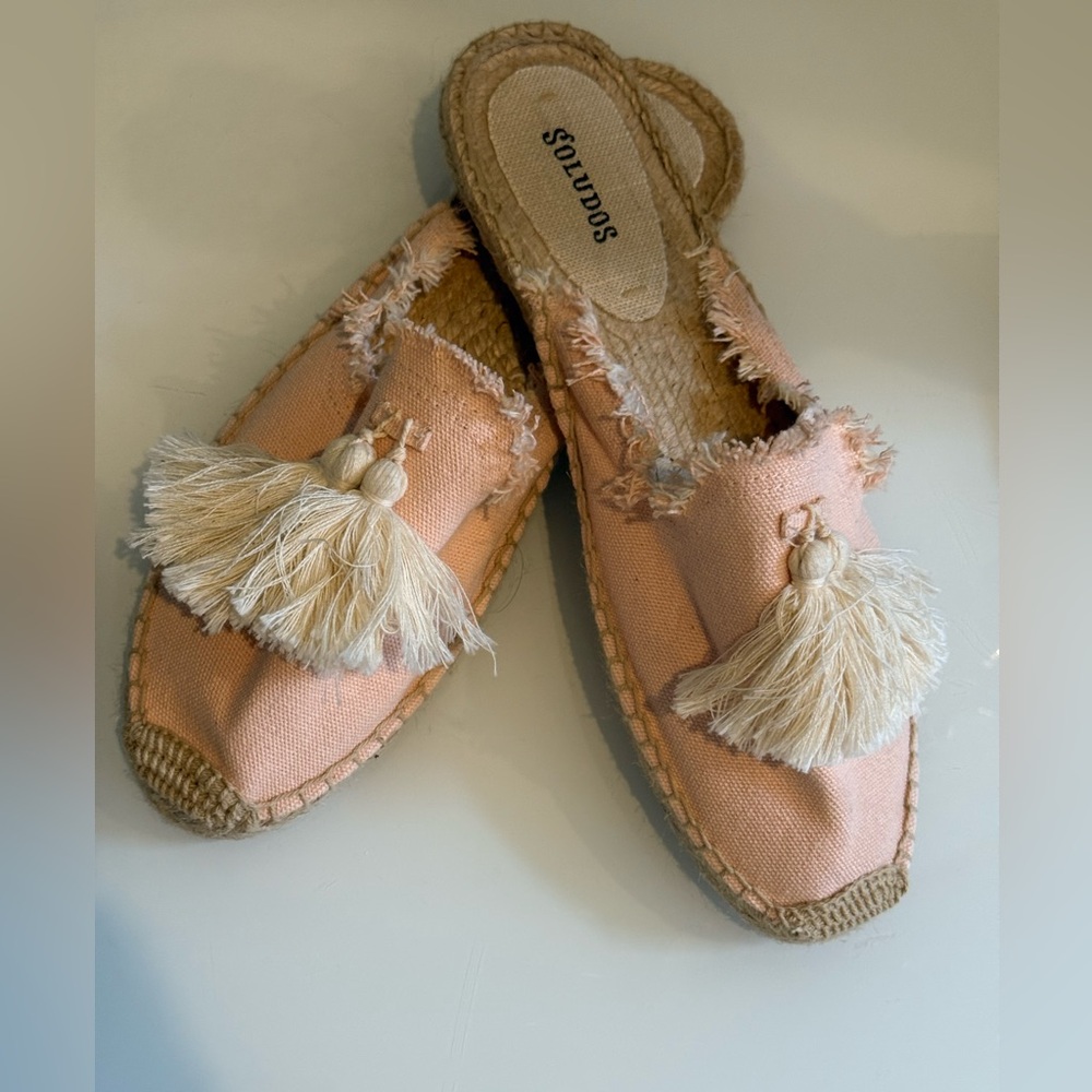 Soludos Women's Pink peony Tassel Suede Mules Espadrille Flats brand new